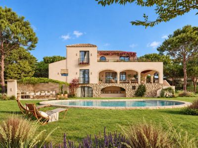 Villa Xaloc: La Cúspide del Lujo Mediterráneo y la Arquitectura Atemporal