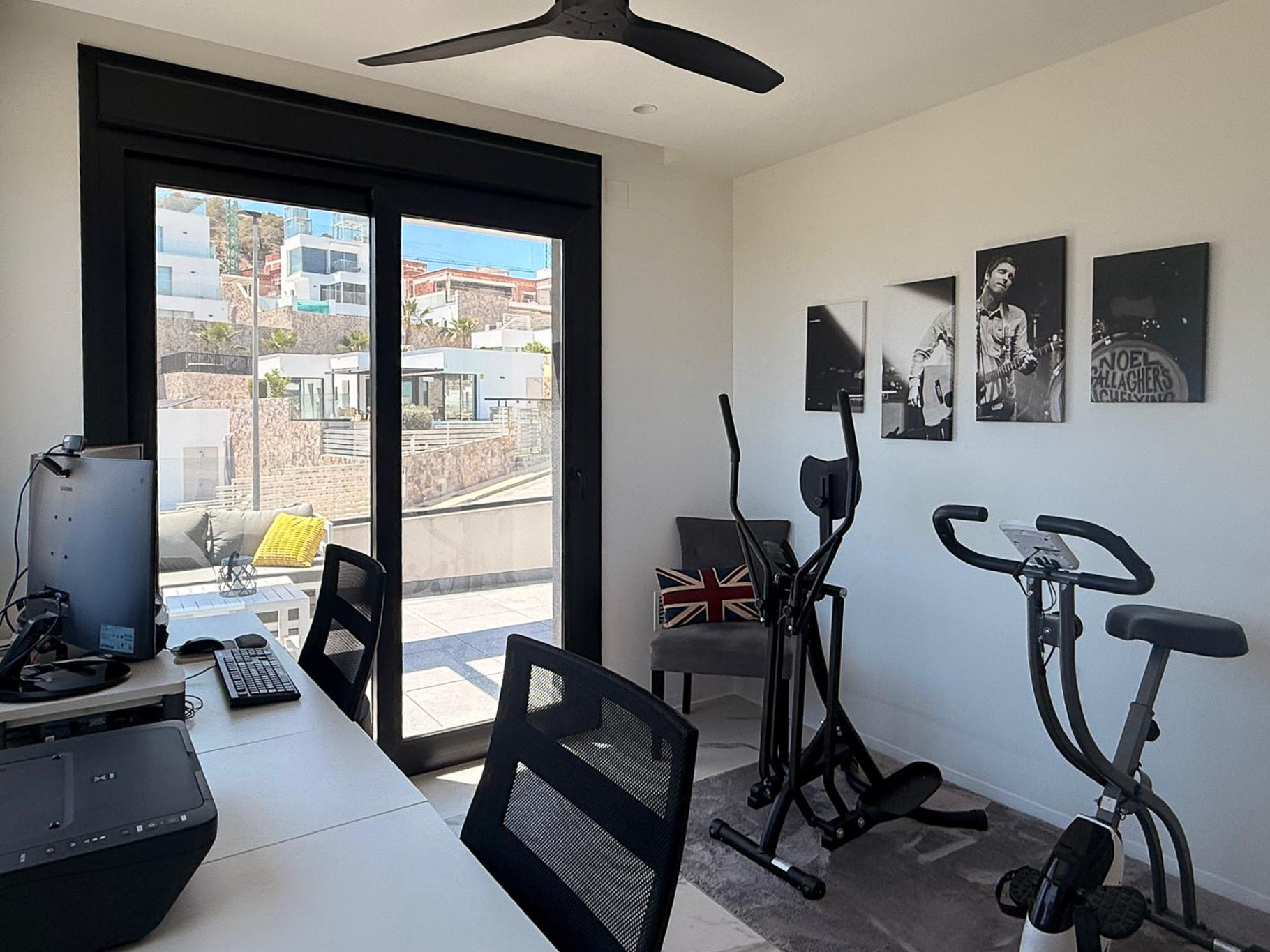 Despacho y gimnasio