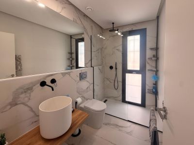 Baño en suite con ducha