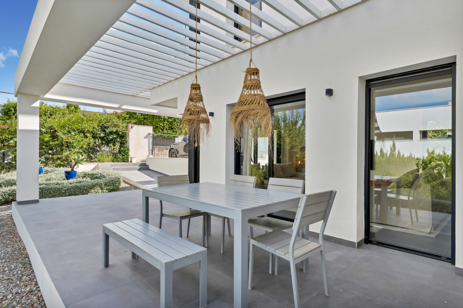 Terraza con pérgola