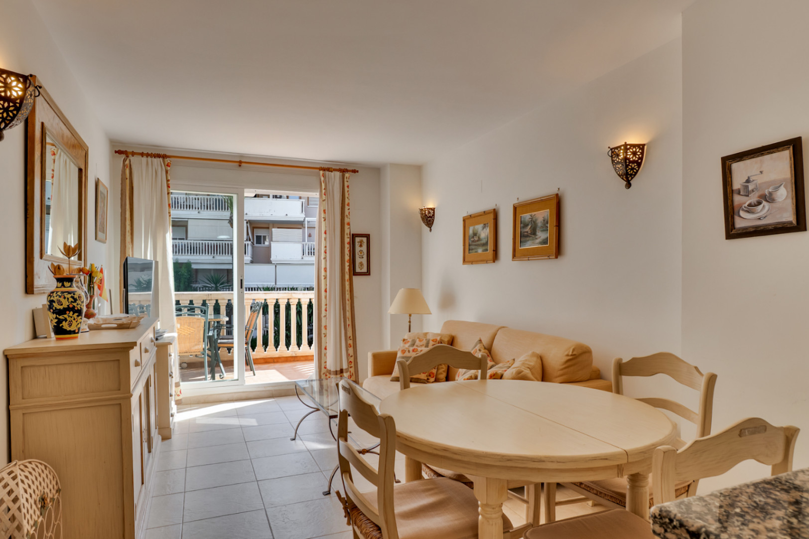 Salón-comedor con acceso a la terraza