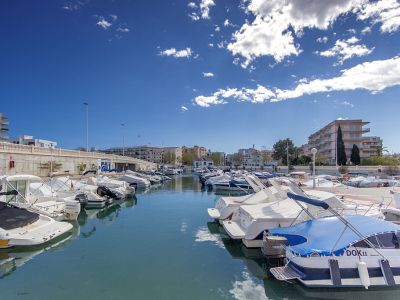 Canal del puerto deportivo