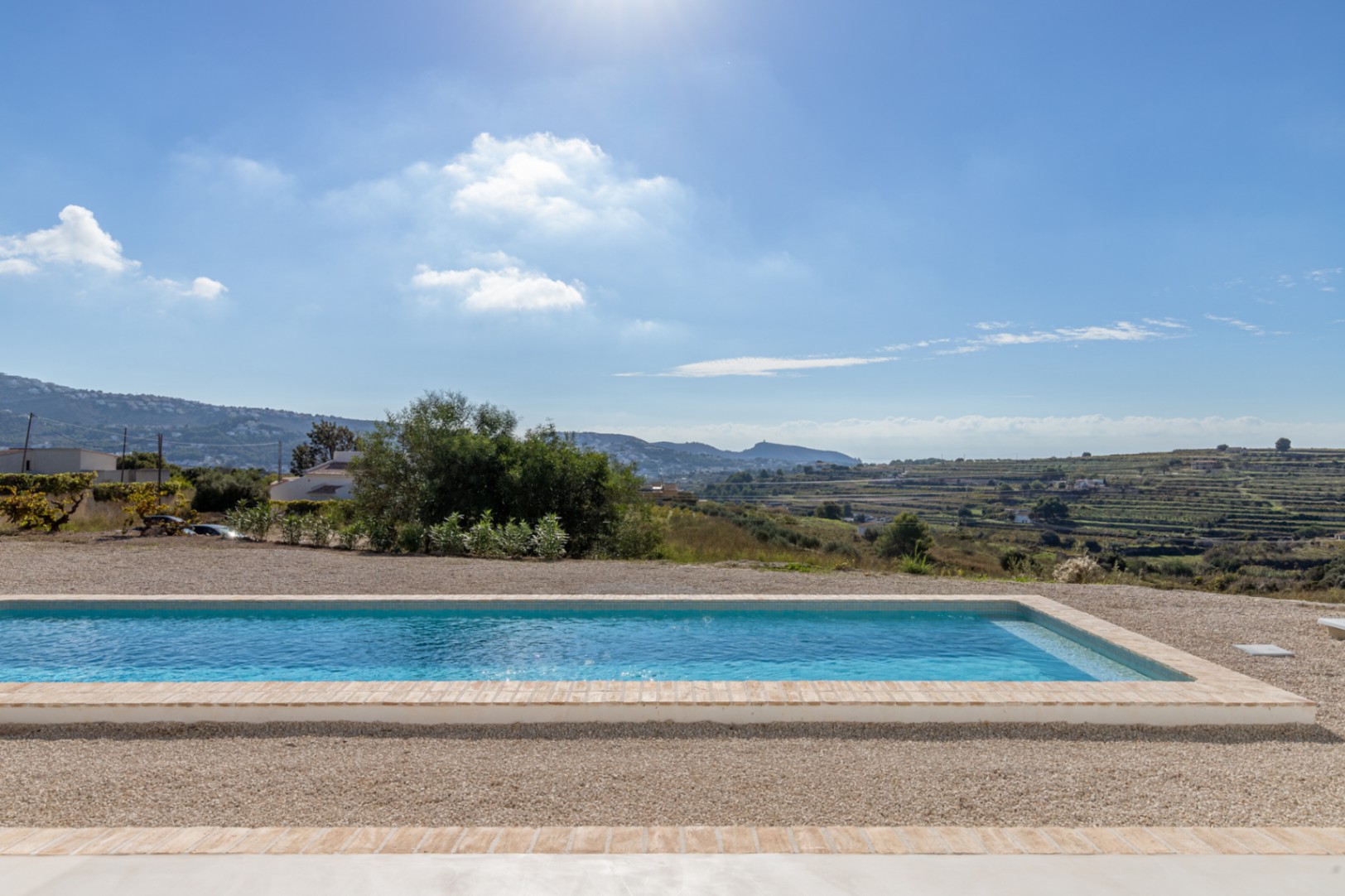 Piscina con vistas al mar