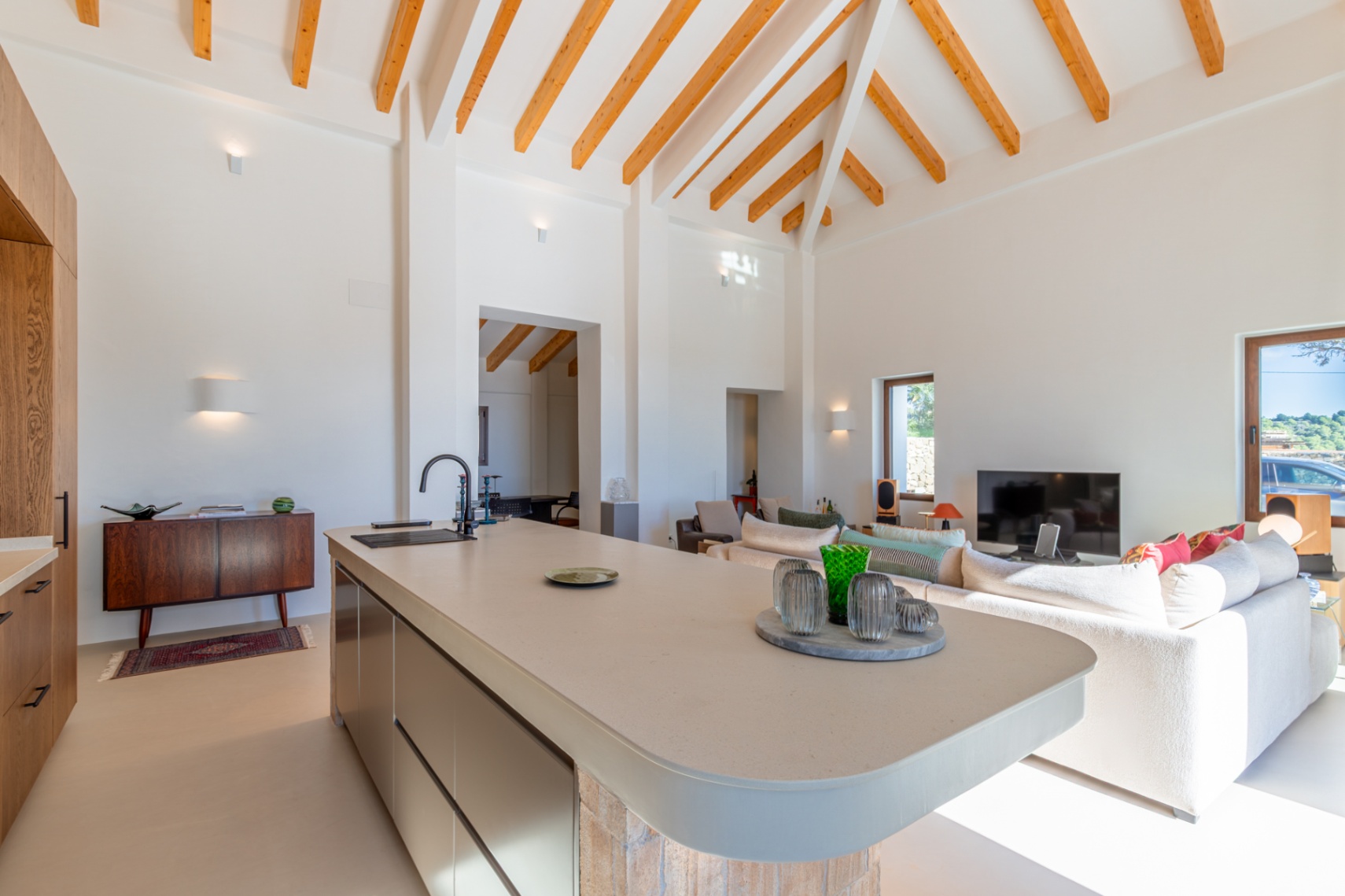 Cocina abierta y salón
