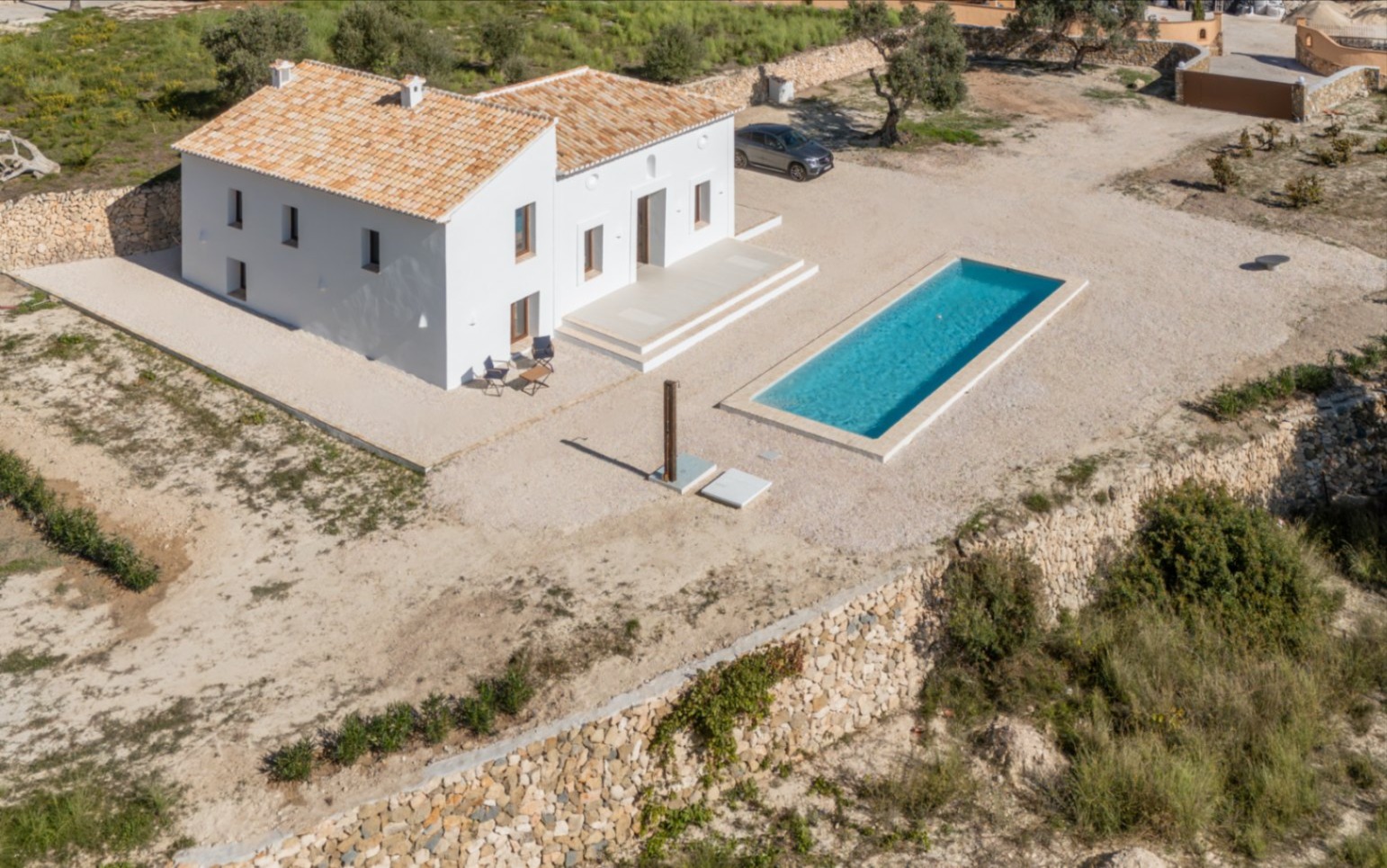 Exterior con piscina