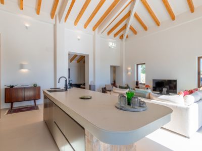 Cocina abierta y salón