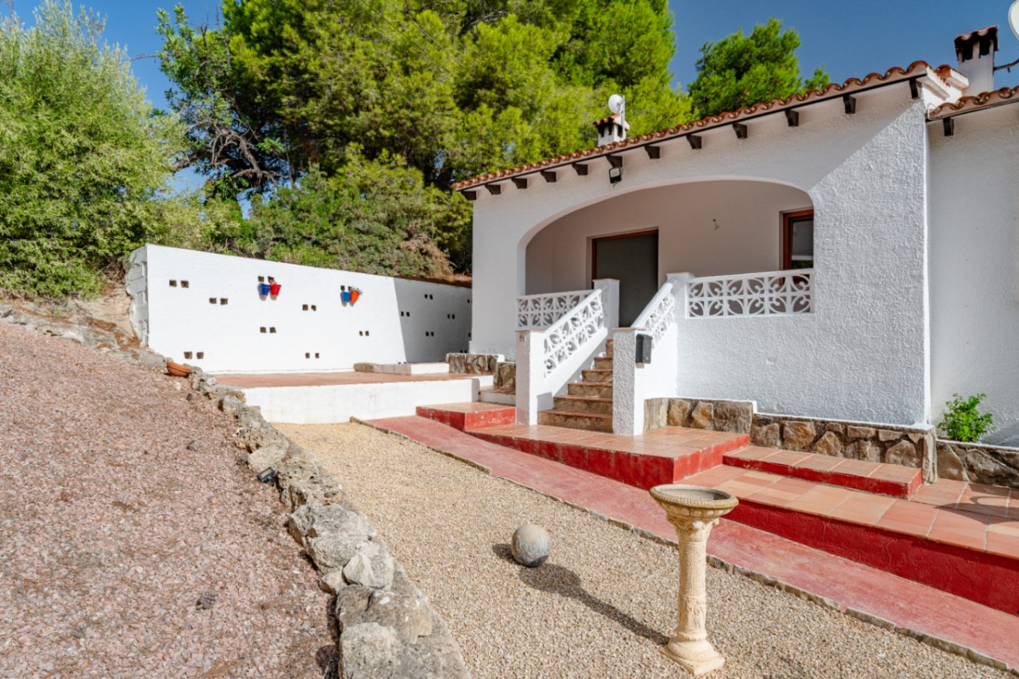 Terraza y porche cubierto