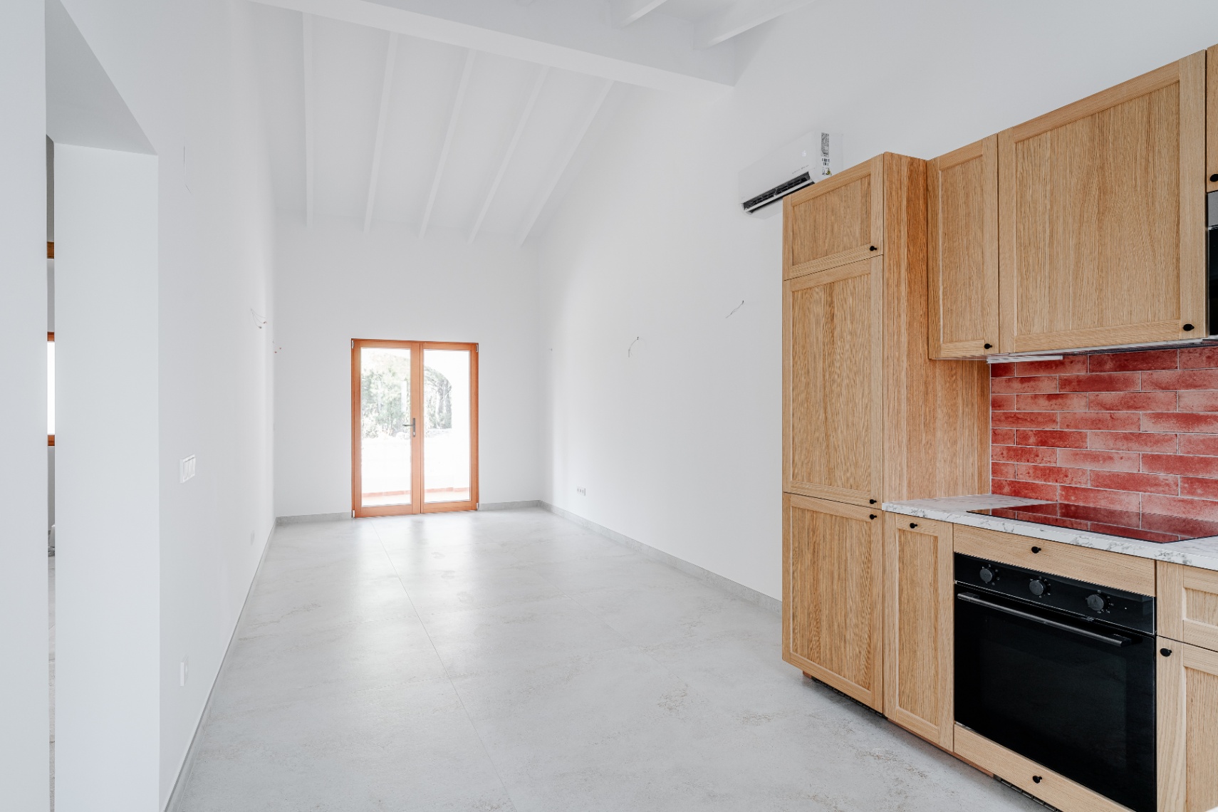 Salón y cocina abierta