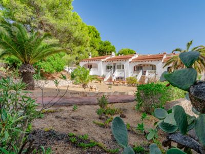 Exterior y jardín del bungalow