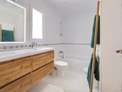 Cuarto de baño con bañera