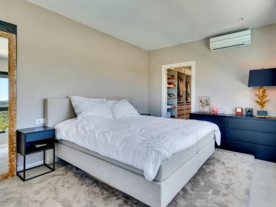 Dormitorio principal con vestidor