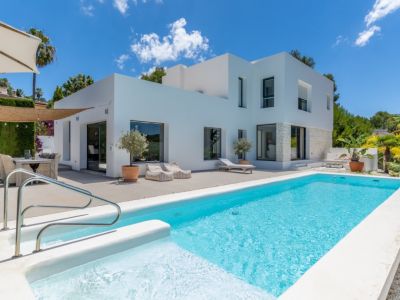 Piscina y terraza