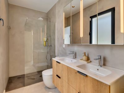 Cuarto de baño con ducha