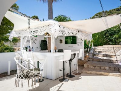 Bar exterior