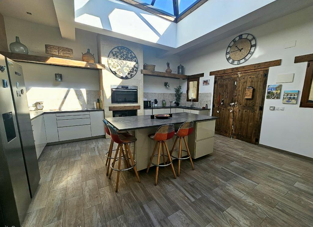 Cocina con tragaluz