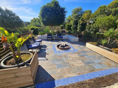 Terraza con brasero exterior