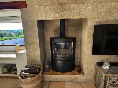 Salón con chimenea