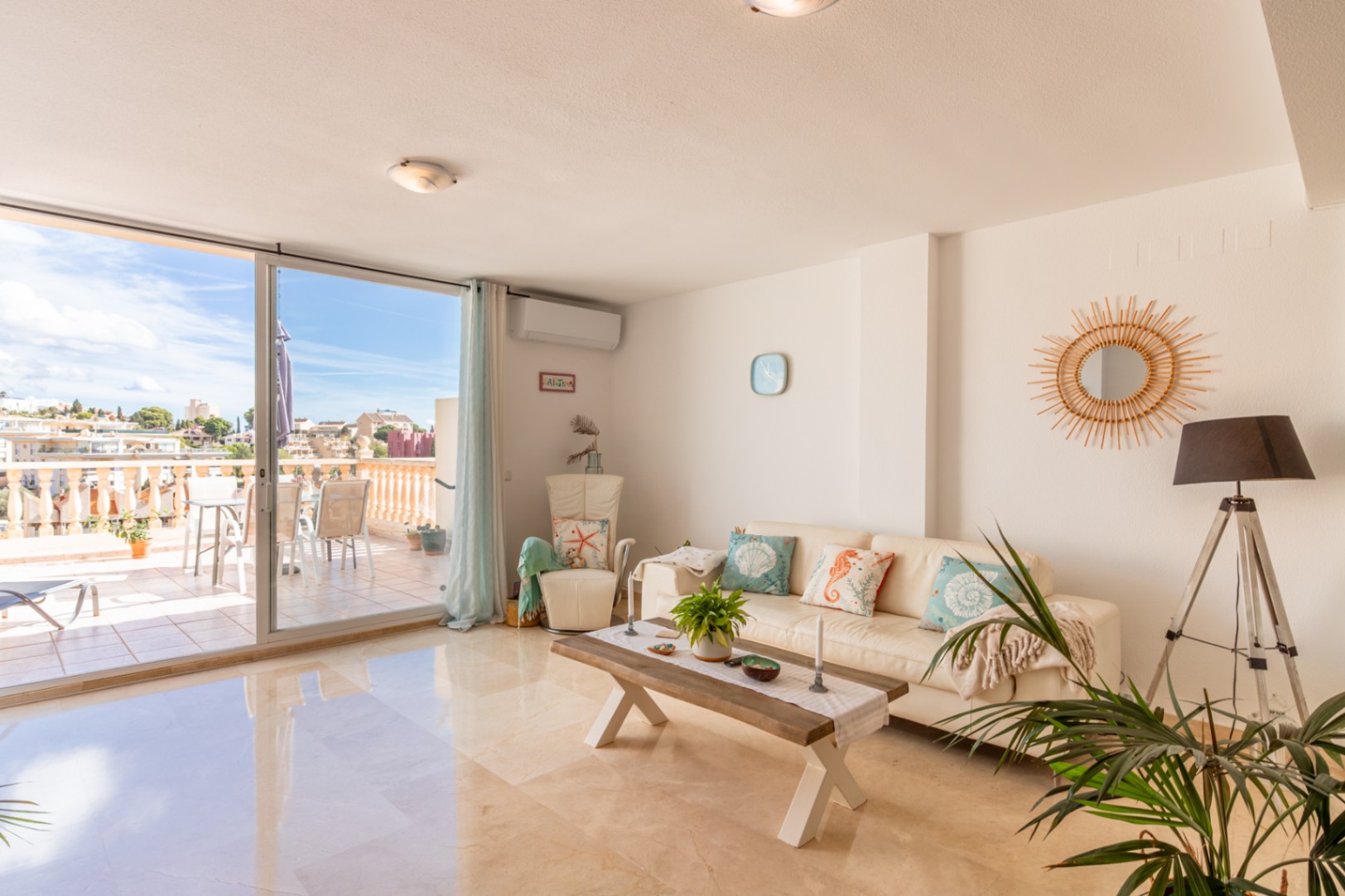 Salón con acceso a la terraza