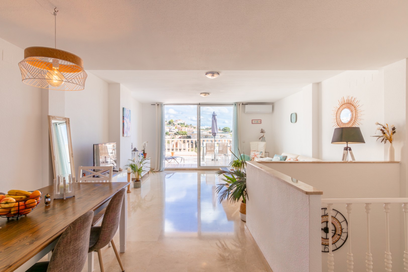 Salón comedor con acceso a terraza