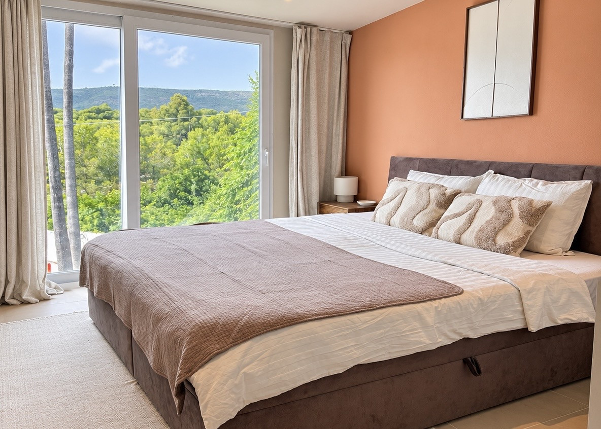 Dormitorio con vistas