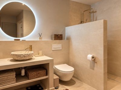 Cuarto de baño con ducha