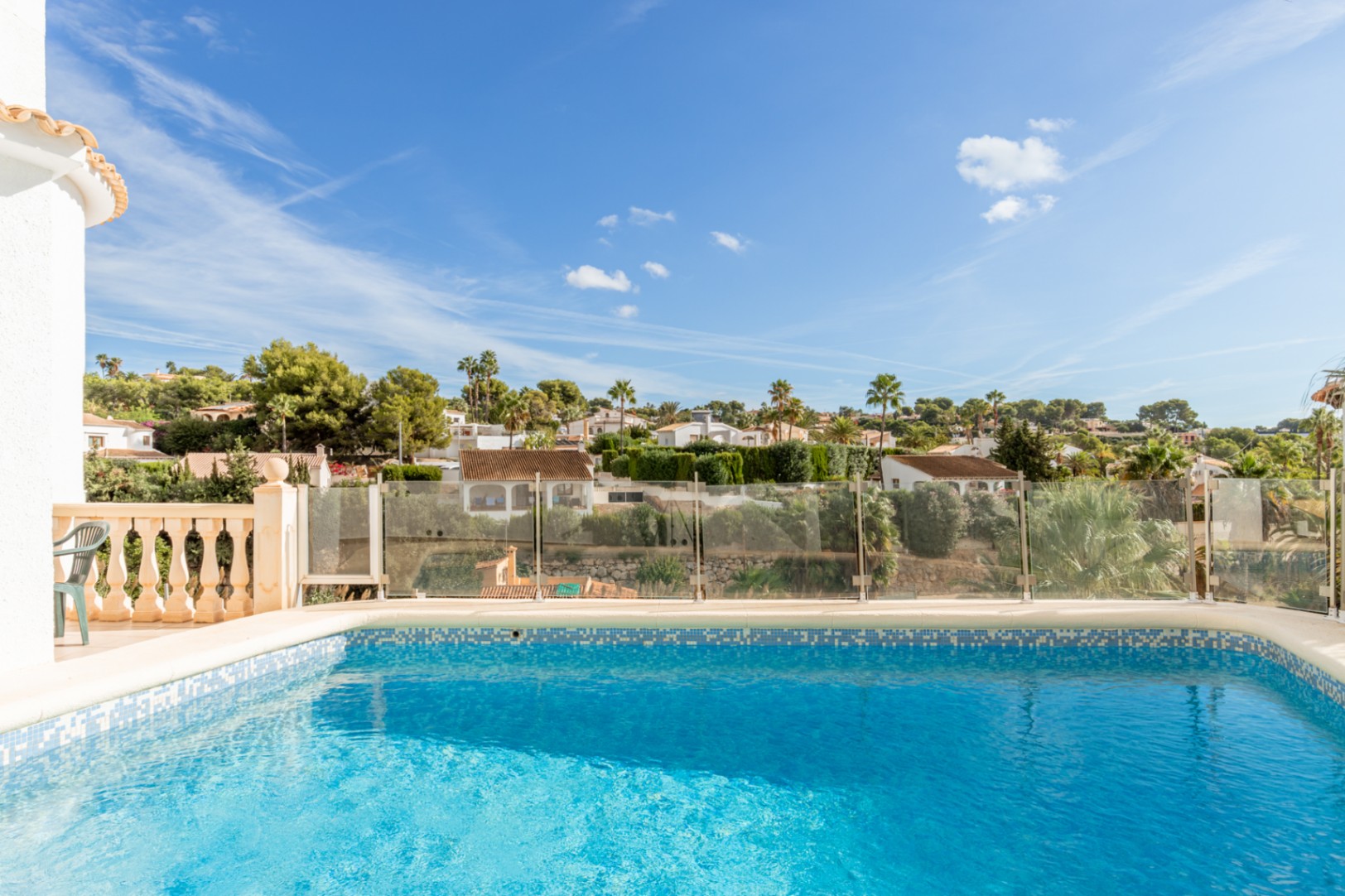 Piscina con vistas despejadas