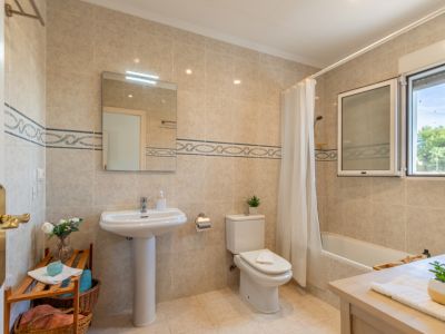 Villa en venta en Benissa, Baladrar con piscina privada