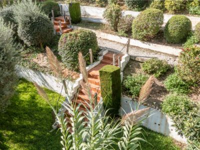 Escaleras del jardín