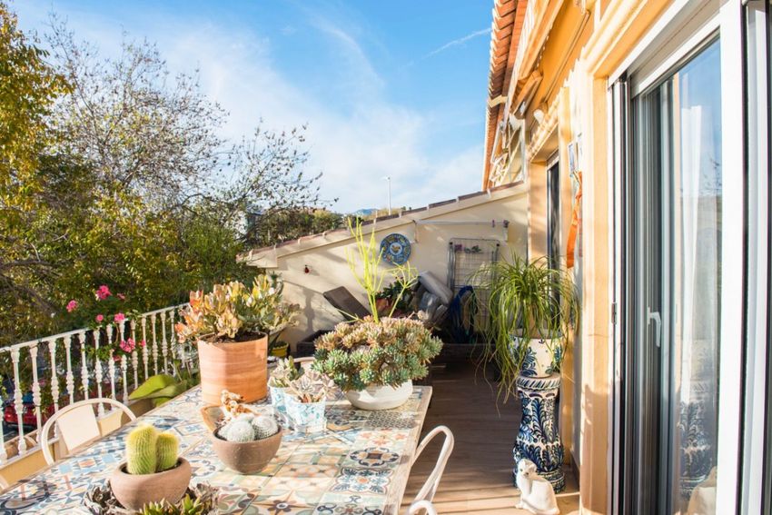 Apartamento moderno con amplia terraza en Jávea