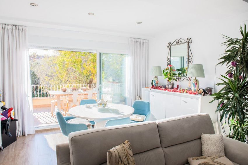 Apartamento moderno con amplia terraza en Jávea