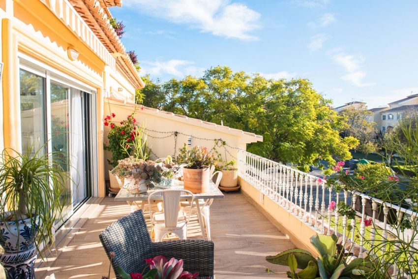 Apartamento moderno con amplia terraza en Jávea