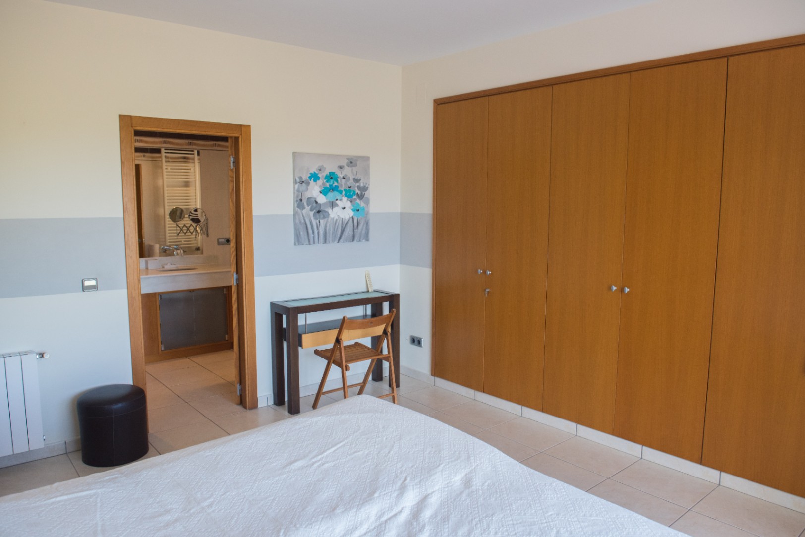Dormitorio con baño en suite Dormitorio con baño en suite