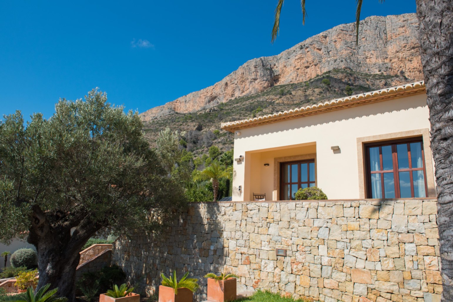 Chalet elegante en Jávea Montgó con vistas al mar y piscina privada