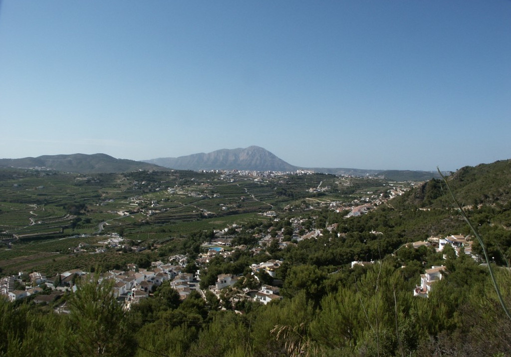 Parcela rural con vistas panorámicas al mar en Benitachell