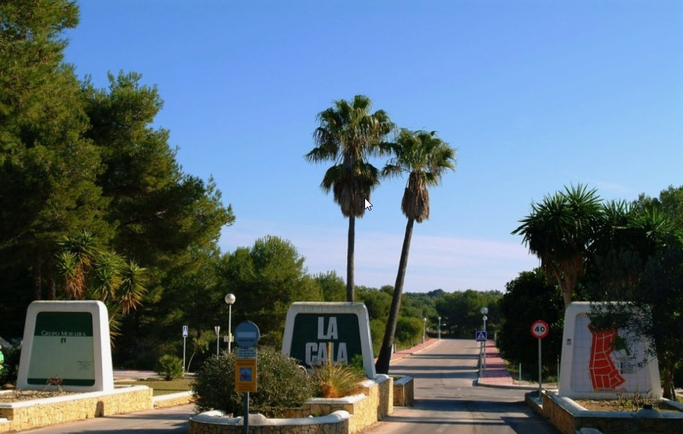 Terrenos llanos edificables con vistas al mar en Jávea