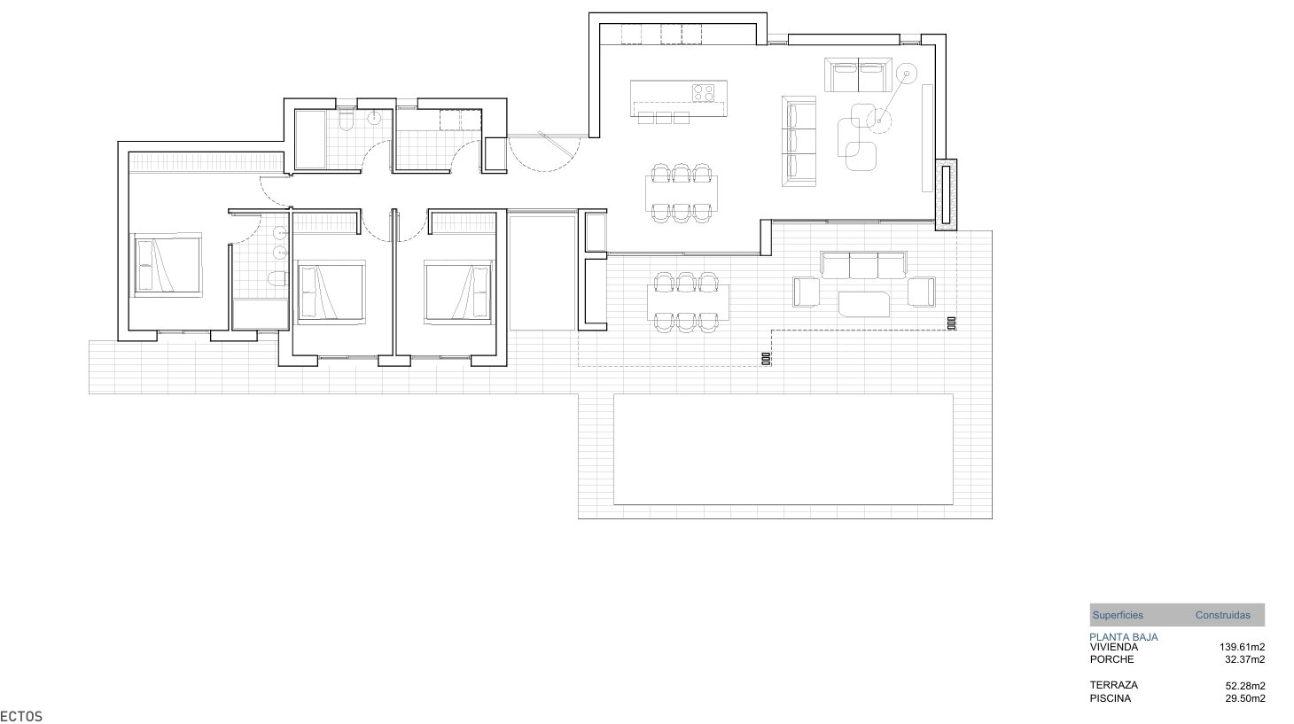 Plano técnico de la planta baja que detalla la distribución de tres dormitorios, dos baños, cocina abierta y el amplio espacio exterior con porche, terraza y piscina.