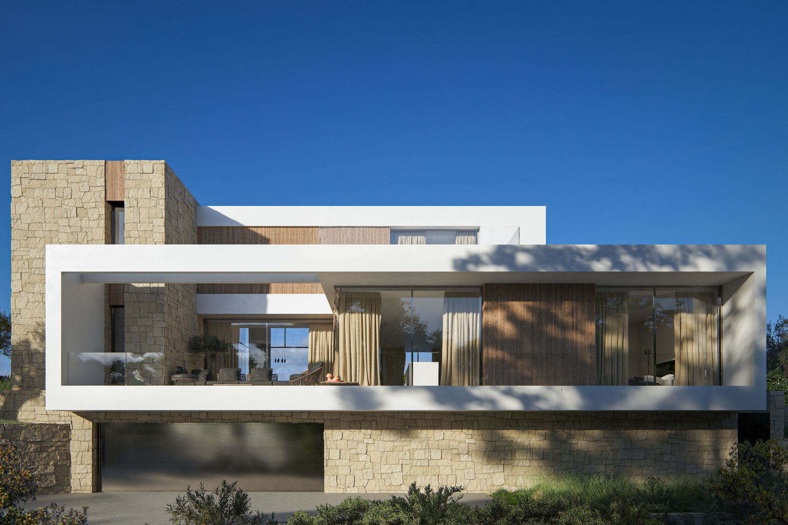 Fachada contemporánea que combina muros de piedra natural, paneles de madera vertical y amplios ventanales con barandillas de cristal.