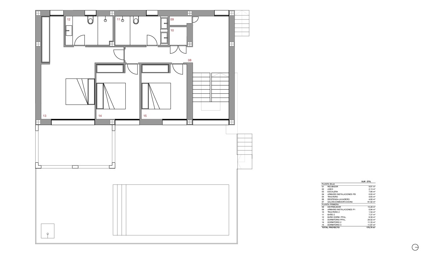 Plano detallado de la planta primera que muestra tres dormitorios, dos baños completos y la zona exterior con terraza y piscina privada de 8x4 metros.