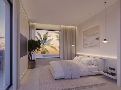 Dormitorio principal moderno con cama blanca, iluminación ambiental y grandes ventanales que enmarcan palmeras al atardecer. Suelo de baldosas claras y alfombra texturizada.