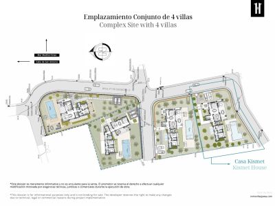 Plano de emplazamiento detallado de un conjunto de cuatro villas, mostrando parcelas individuales con piscinas privadas, jardines y acceso vial. Incluye orientación geográfica hacia el Mediterráneo.