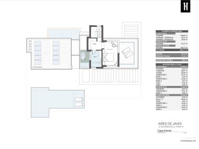 Plano de la planta alta con dormitorio 3, vestidor y baño 3 con bañera. Incluye terraza con solárium, piscina y paneles fotovoltaicos.