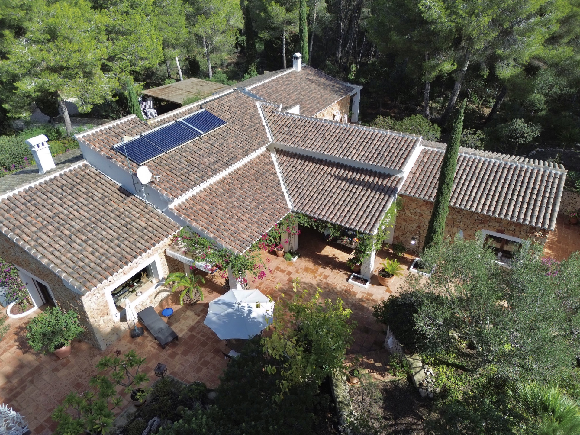 Villa en Jávea con Vistas Panorámicas al Mar