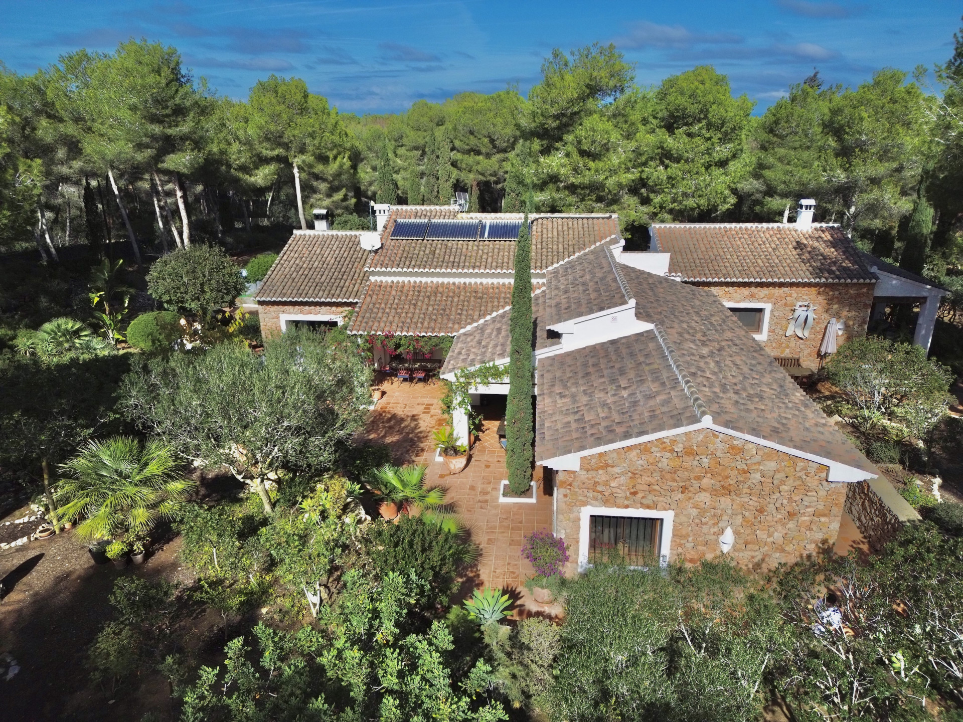 Villa en Jávea con Vistas Panorámicas al Mar