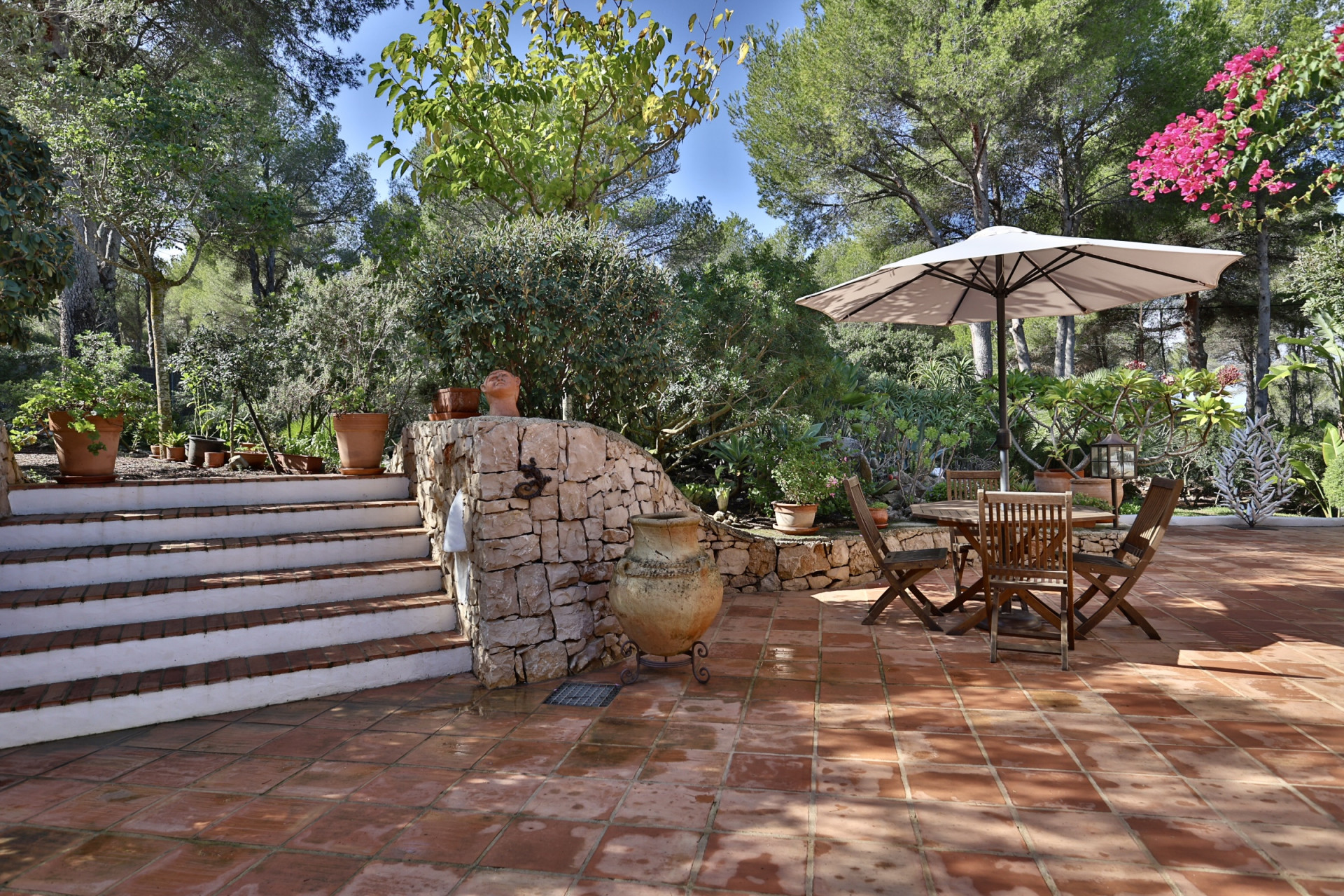 Villa en Jávea con Vistas Panorámicas al Mar