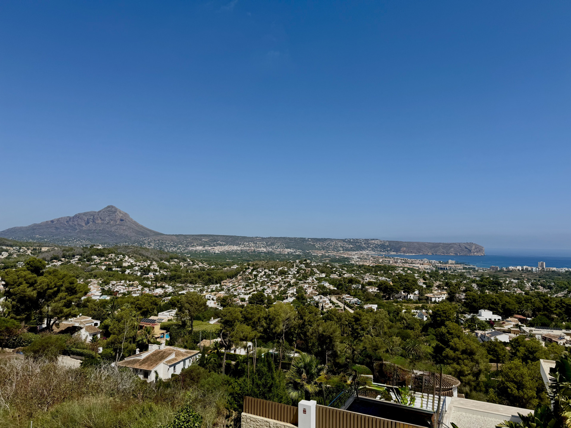 Villa en Jávea, Adsubia con Vistas Panorámicas al Mar