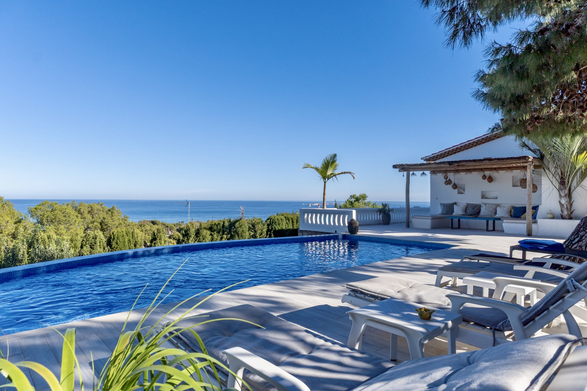 Villa con vistas al mar en venta en Dénia