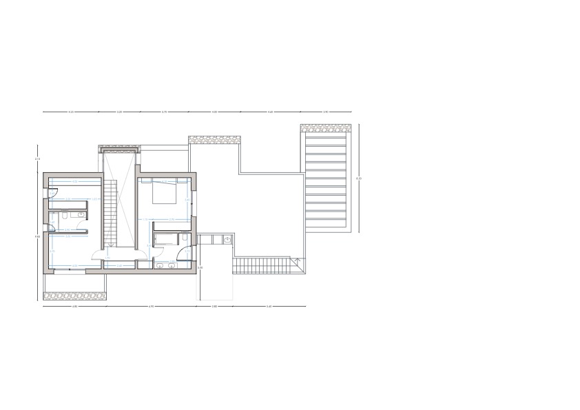 Plano técnico que detalla la distribución de dos dormitorios con baños privados, escaleras de acceso y una extensa zona de terraza exterior con medidas precisas.