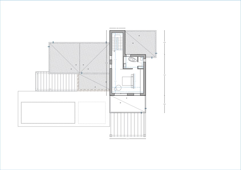 Plano técnico de la planta superior que detalla el cuarto dormitorio con baño en suite, acceso a una terraza privada y la escalera de conexión.