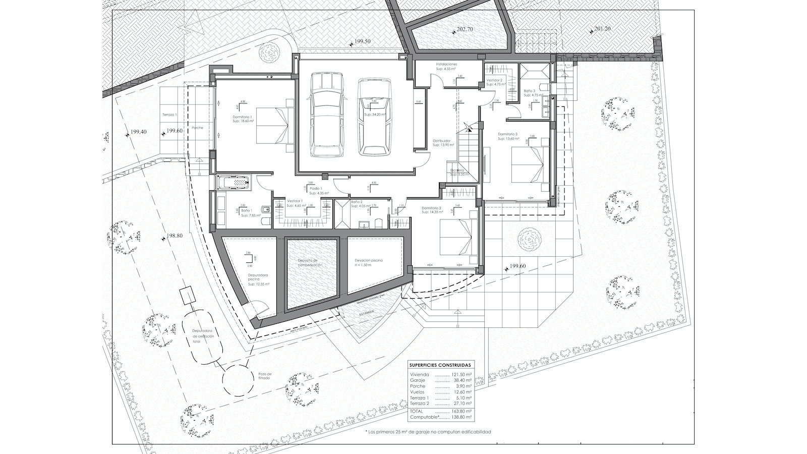 Plano técnico del nivel inferior que detalla la distribución de tres dormitorios con baños en suite, vestidores, un garaje doble de 34 m² y áreas técnicas exteriores.