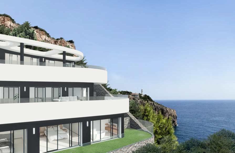 Fachada exterior de tres niveles con diseño curvo, barandillas de cristal y amplios ventanales que muestran dormitorios y baños con vistas panorámicas al mar Mediterráneo.